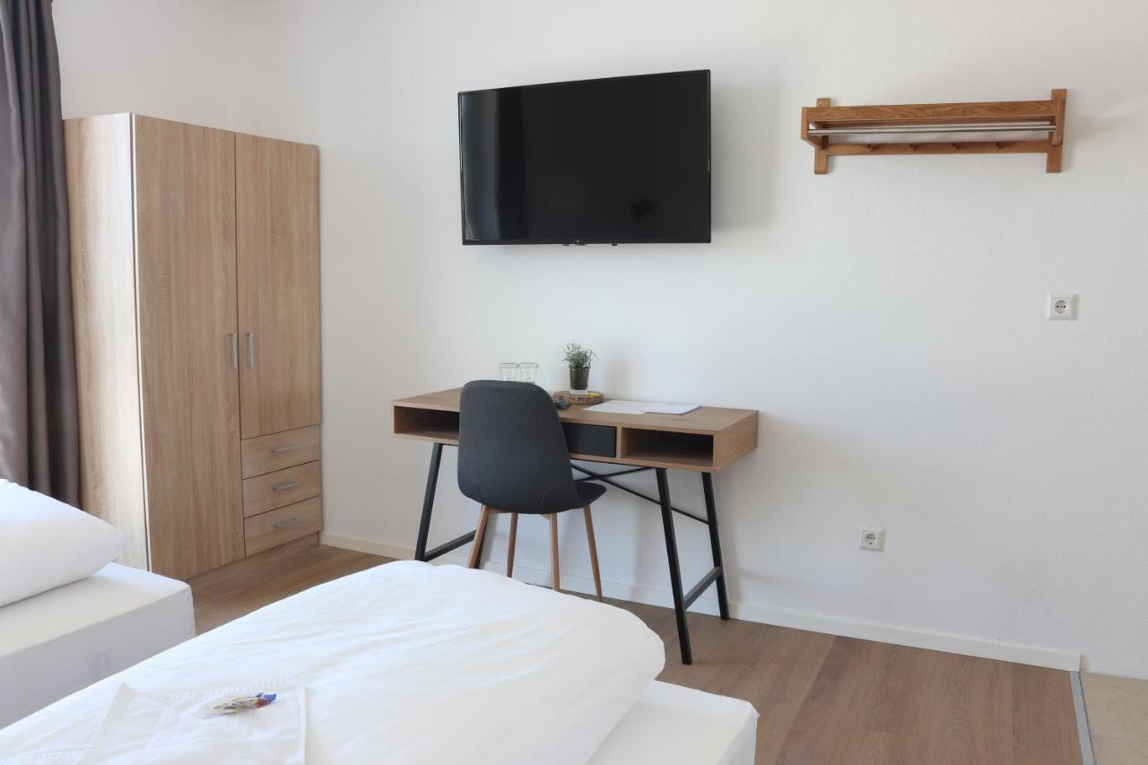 Motel Bergtheim - Self Check-In Экстерьер фото