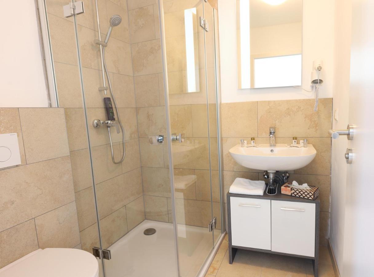 Motel Bergtheim - Self Check-In Экстерьер фото